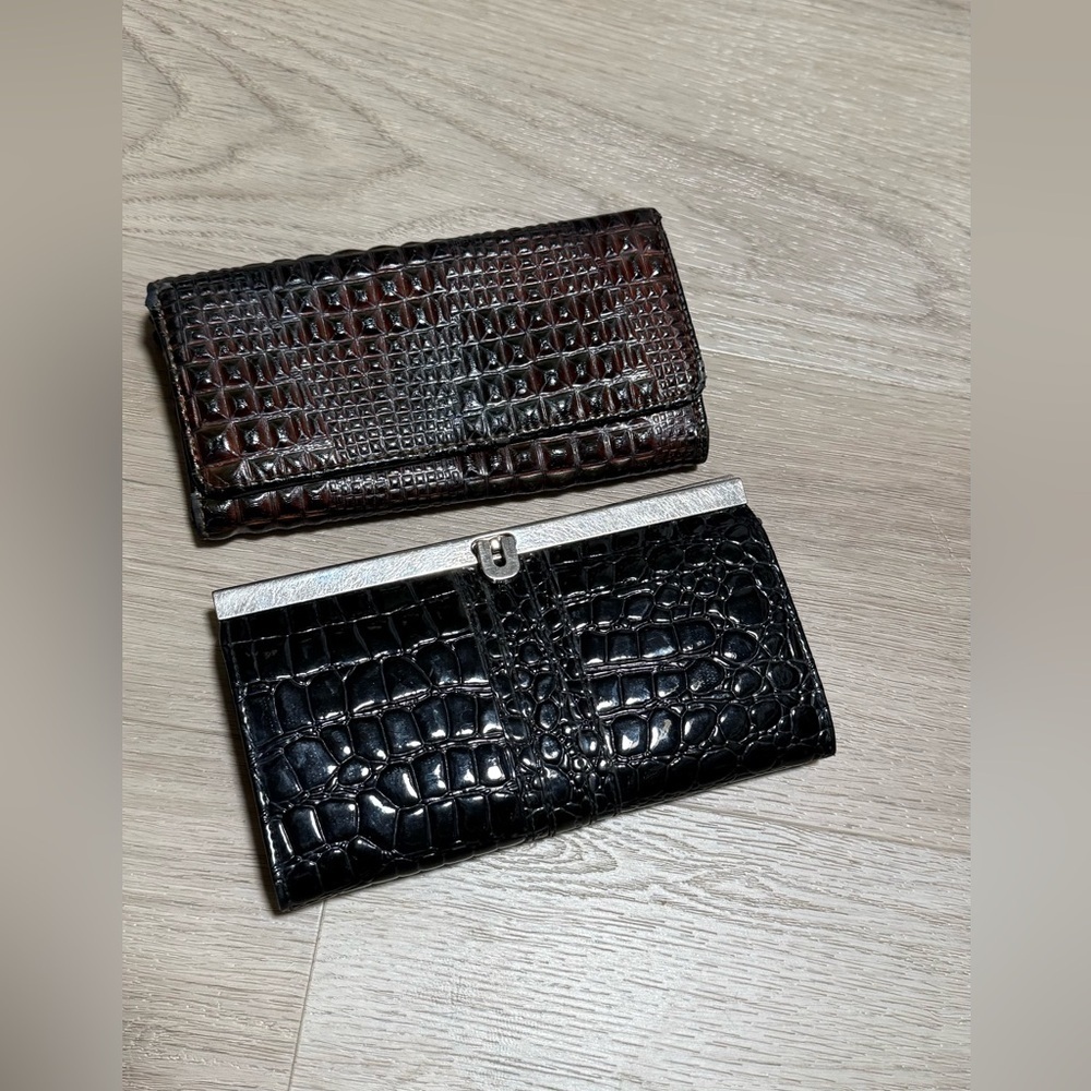 Classic Croc-Embossed Leather Wallet - Black